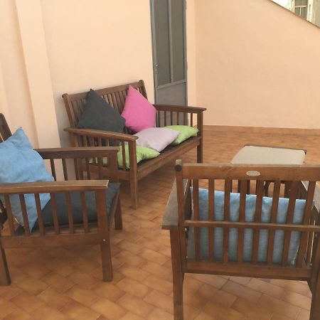 Laura'S House Apartment กาญารี ภายนอก รูปภาพ