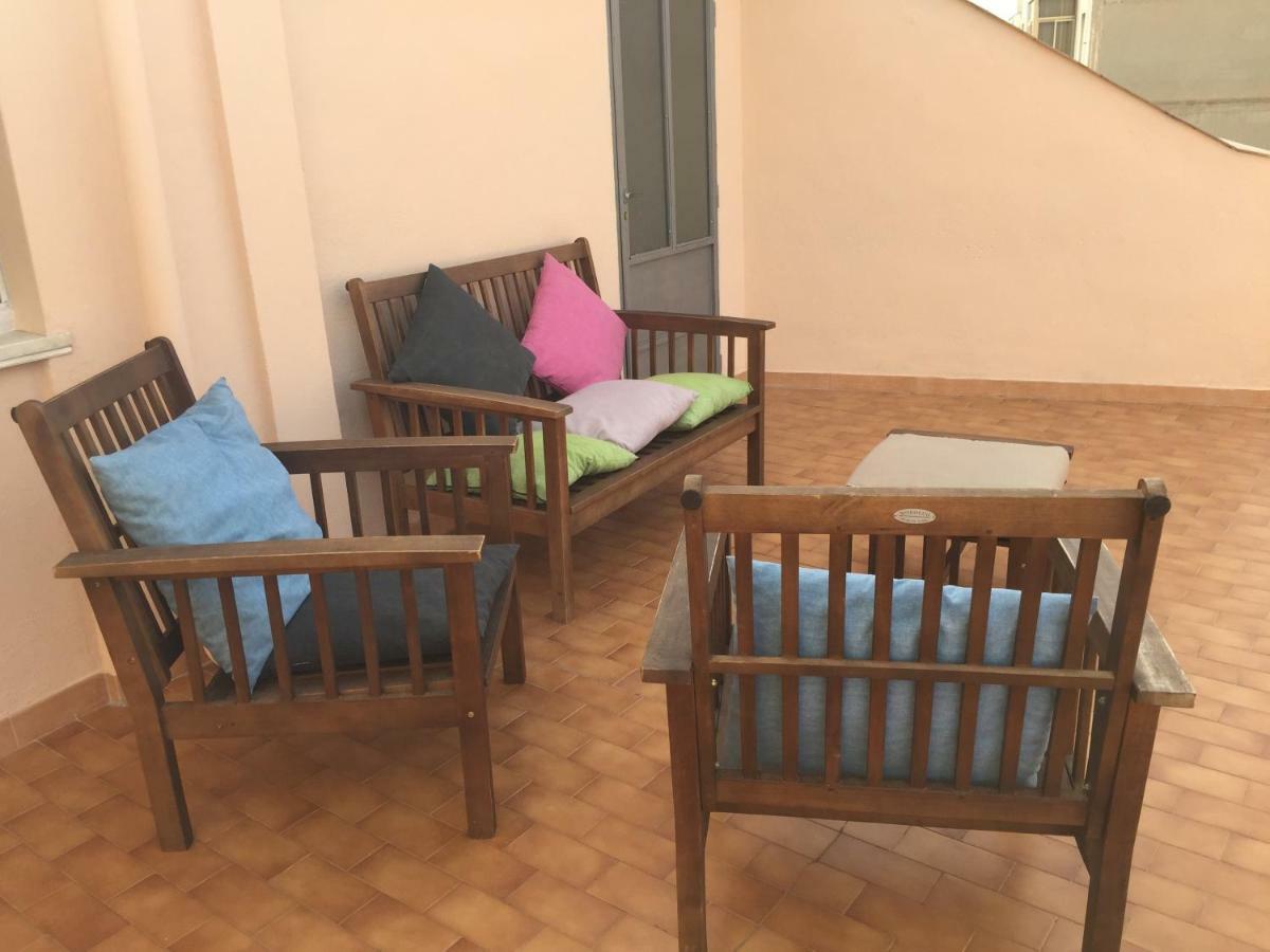Laura'S House Apartment กาญารี ภายนอก รูปภาพ