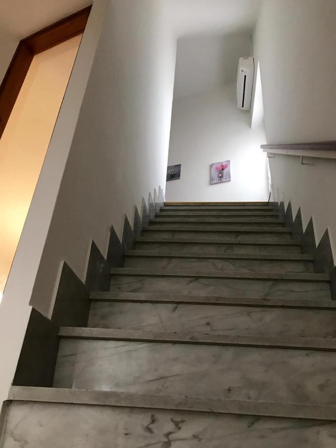 Laura'S House Apartment กาญารี ภายนอก รูปภาพ