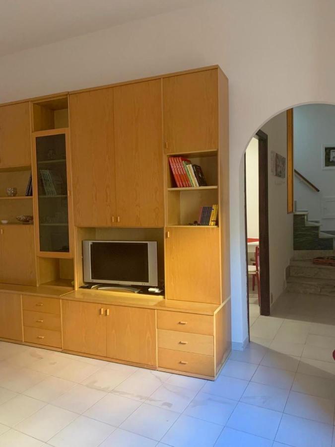 Laura'S House Apartment กาญารี ภายนอก รูปภาพ