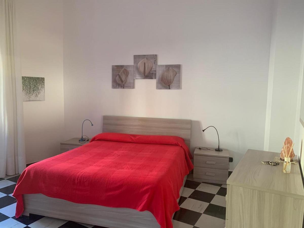 Laura'S House Apartment กาญารี ภายนอก รูปภาพ